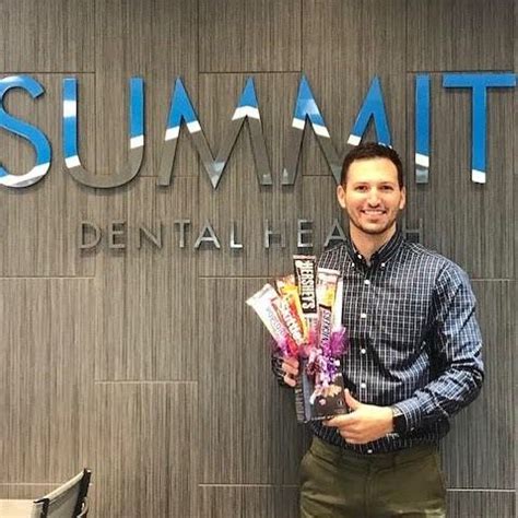 Summit dental blondo  Devon strives to make patients feel calm